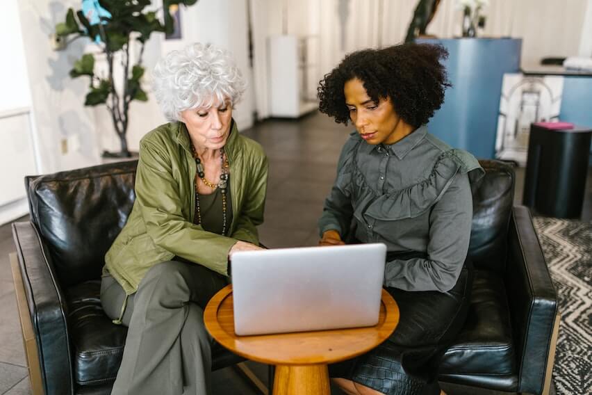 Switch to FreshBooks in May to Track Business Expenses the Easy Way